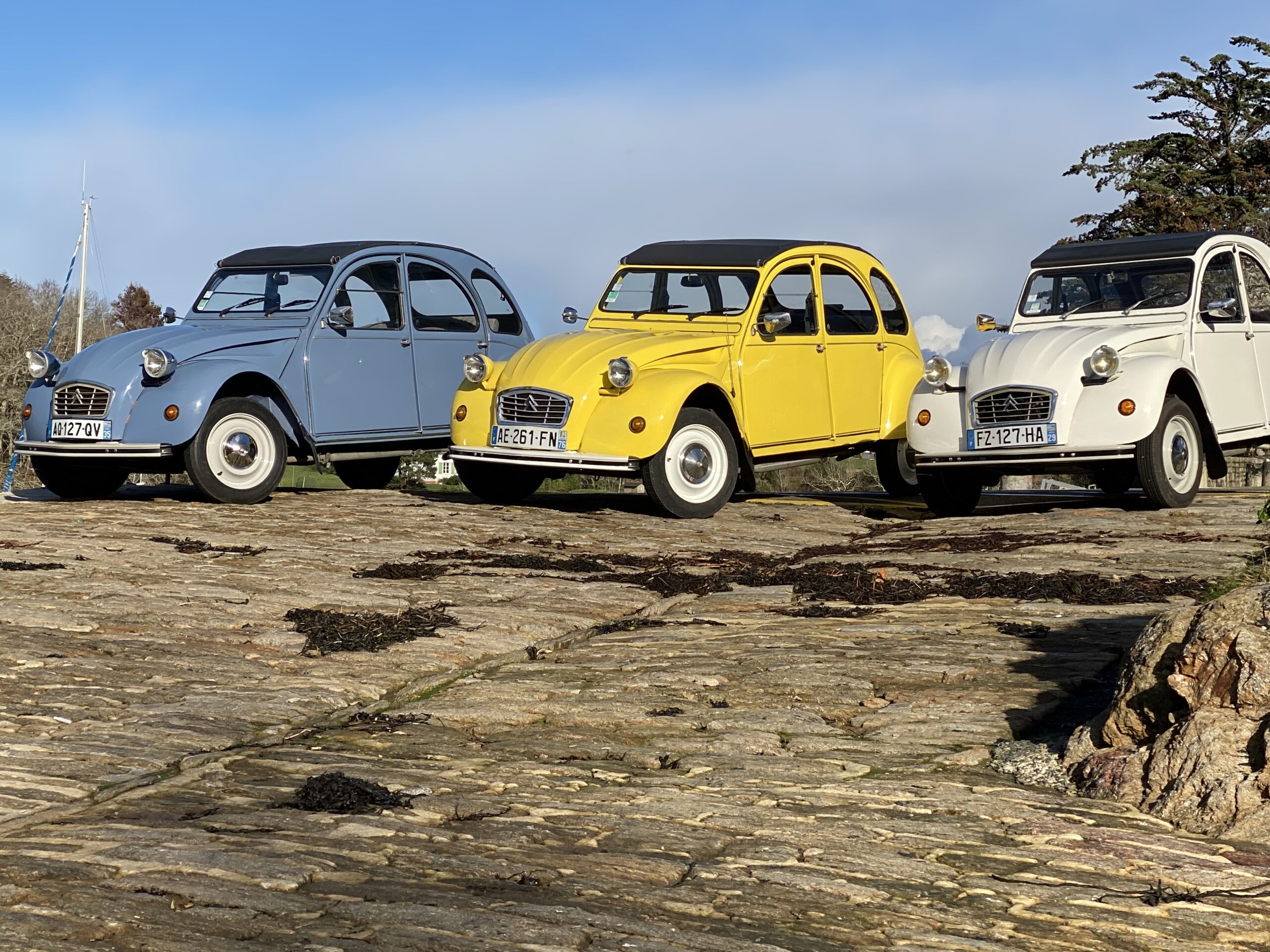 location véhicule de collection 2cv au Pouldu Finistère sud 